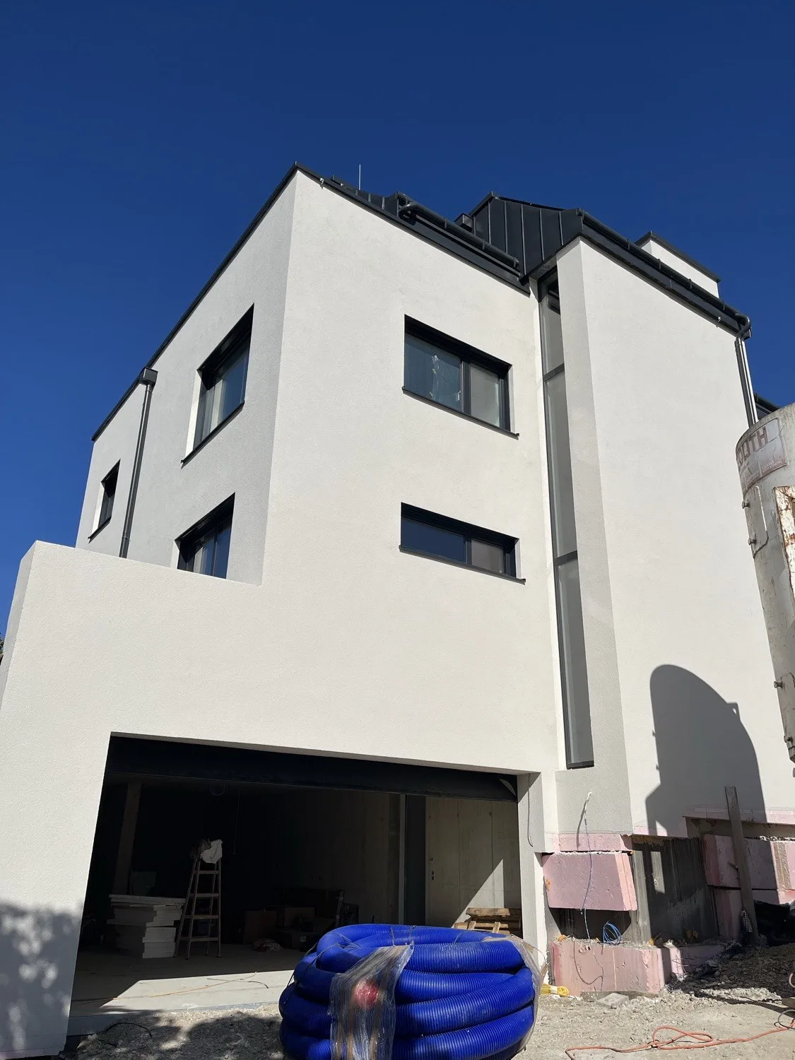Außenanstrich von MB Malerei an einer Fassade